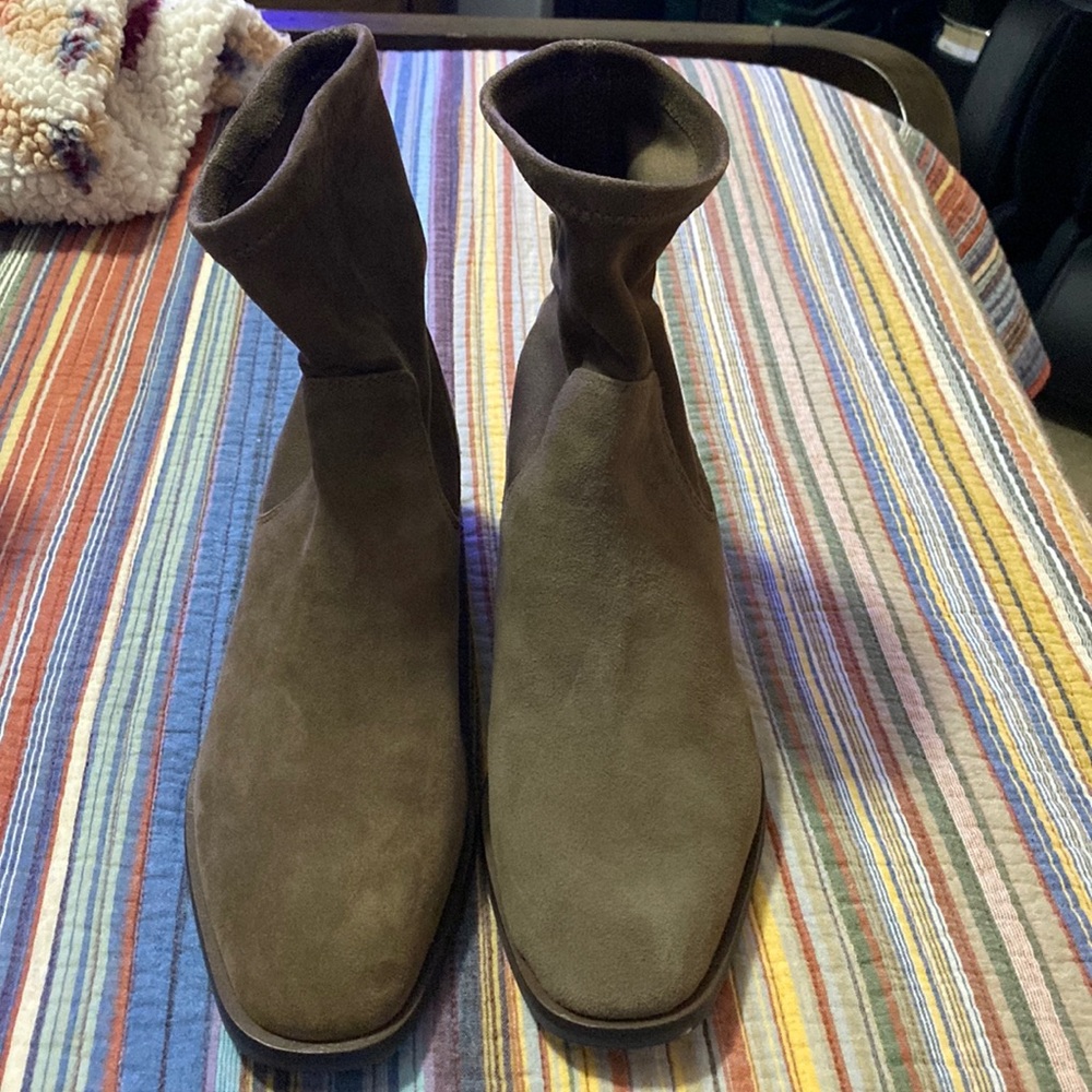 Like new Louise er Cie ankle boots